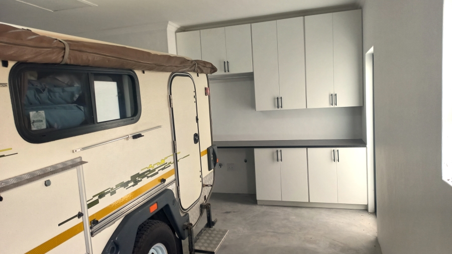3 Bedroom Property for Sale in Sandy Point Western Cape